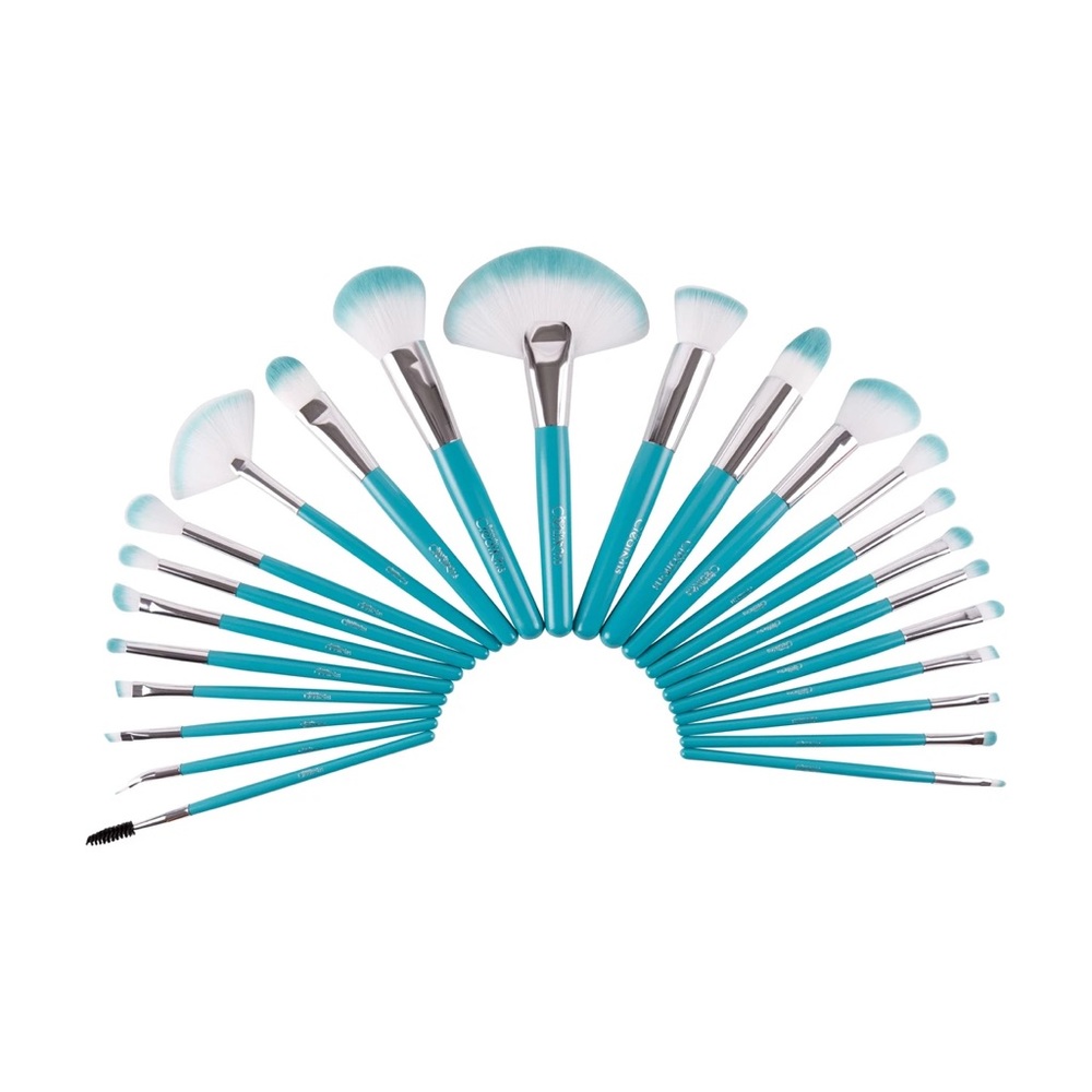 Brand New 24 Piece Makeup Brush Set